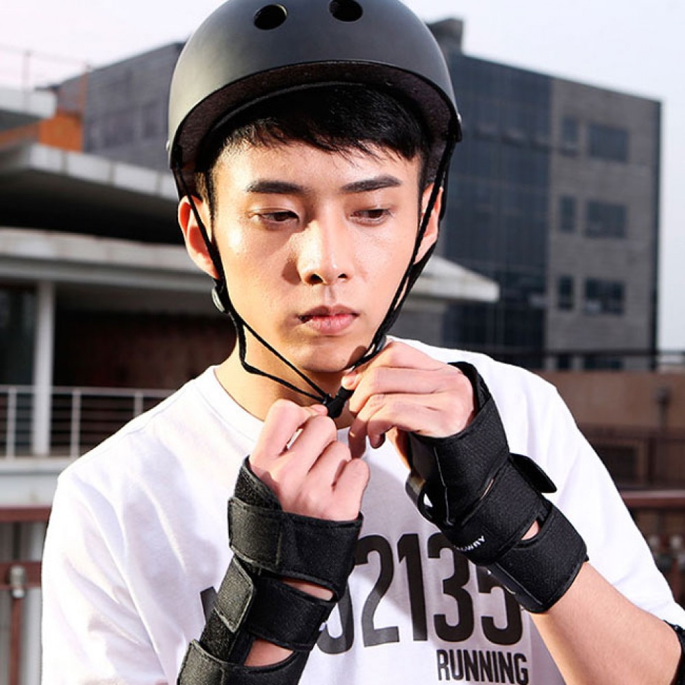 Комплект защиты Xiaomi Ninebot Scooter Sports Protector со шлемом (PJ24QXTZ)